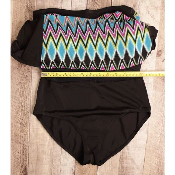 Kim Rogers Strapless‎ Black Geometric One Piece Skirted Swimsuit SMALL Poolcore - Picture 5 of 9